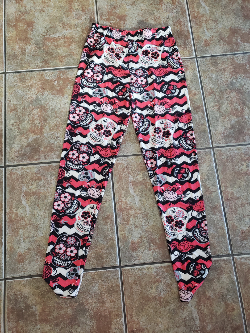 pinky Skulls Luxuriously Soft Leggings for Women (Size-One Size)